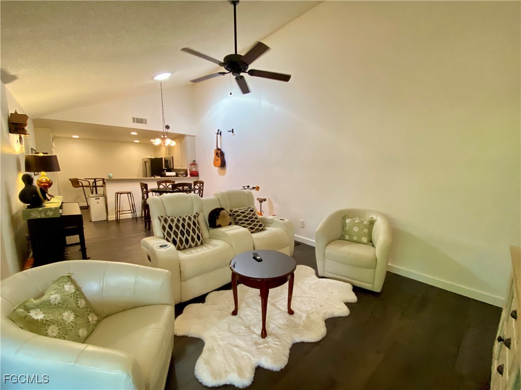 5647 Foxlake Drive North Fort Myers FL 33917 2025004695 image3