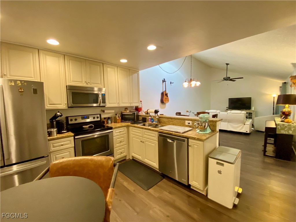 5647 Foxlake Drive North Fort Myers FL 33917 2025004695 image5