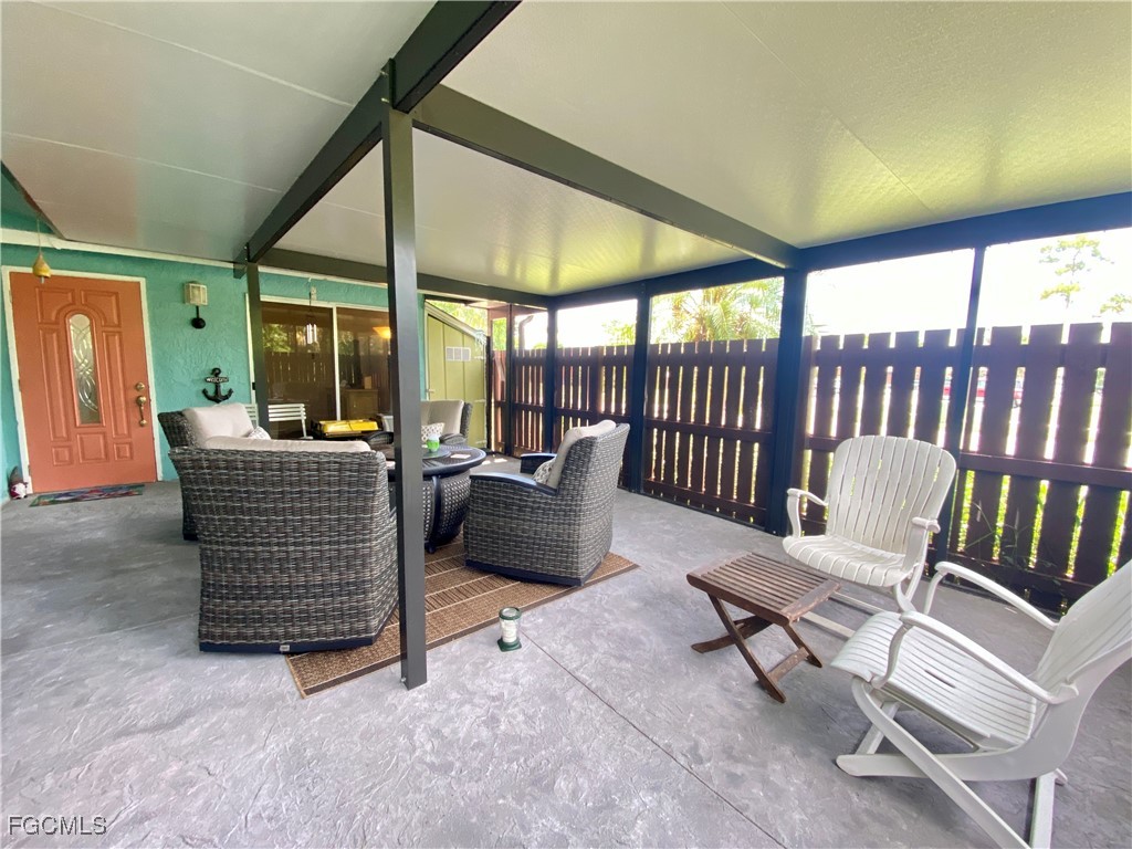 5647 Foxlake Drive North Fort Myers FL 33917 2025004695 image9