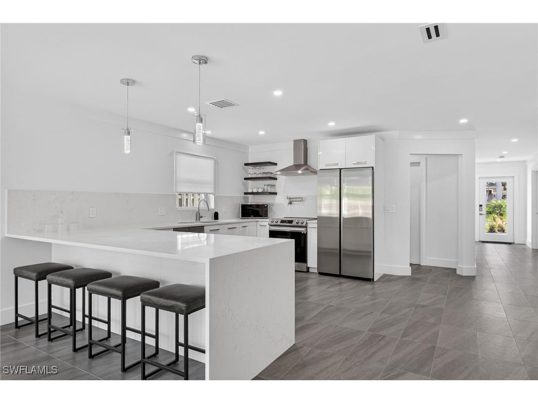 565 110th Avenue N Naples FL 34108 225083225 image1