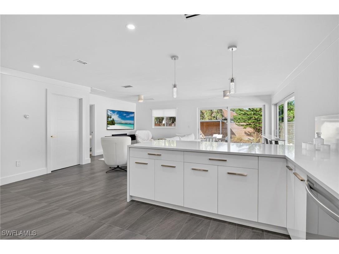 565 110th Avenue N Naples FL 34108 225083225 image16