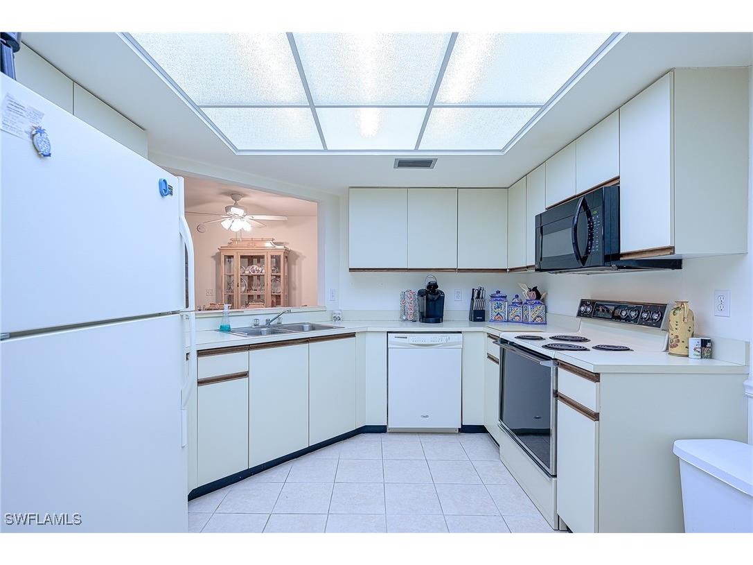 565 Beachwalk Circle #T104 Naples FL 34108 225057708 image13