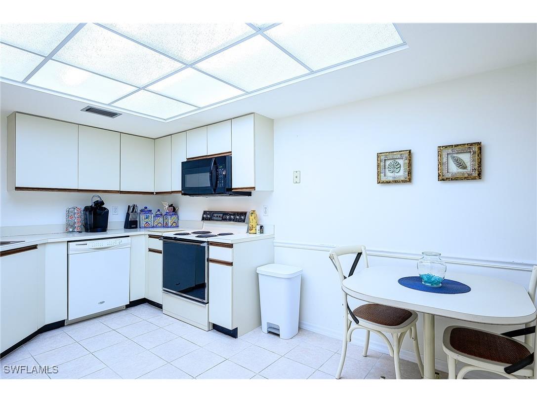 565 Beachwalk Circle #T104 Naples FL 34108 225057708 image14