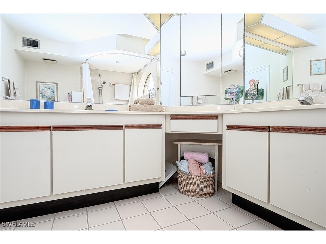 565 Beachwalk Circle #T104 Naples FL 34108 225057708 image17