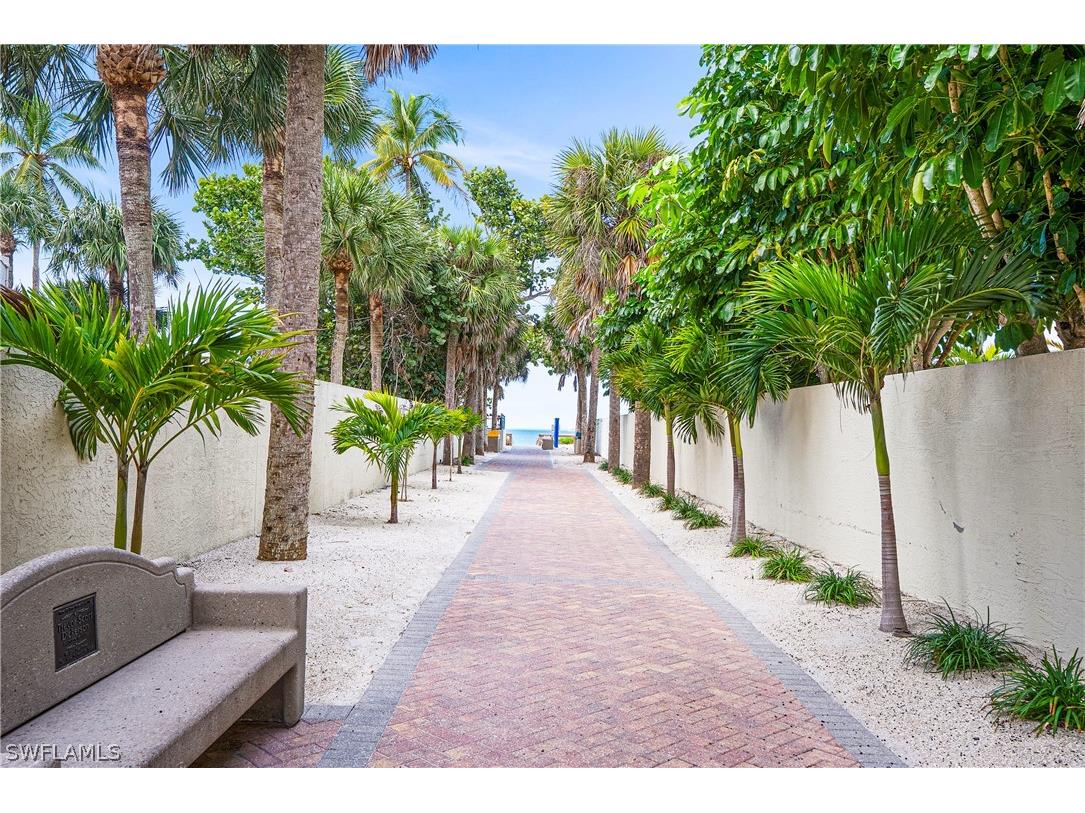 565 Whispering Pine Lane Naples FL 34103 225061336 image38