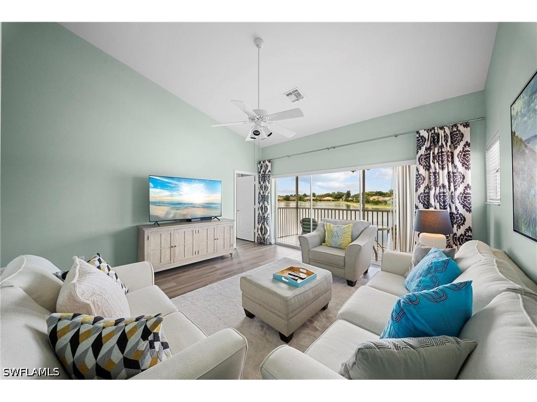 565 Windsor Square #202 Naples FL 34104 226016525 image1