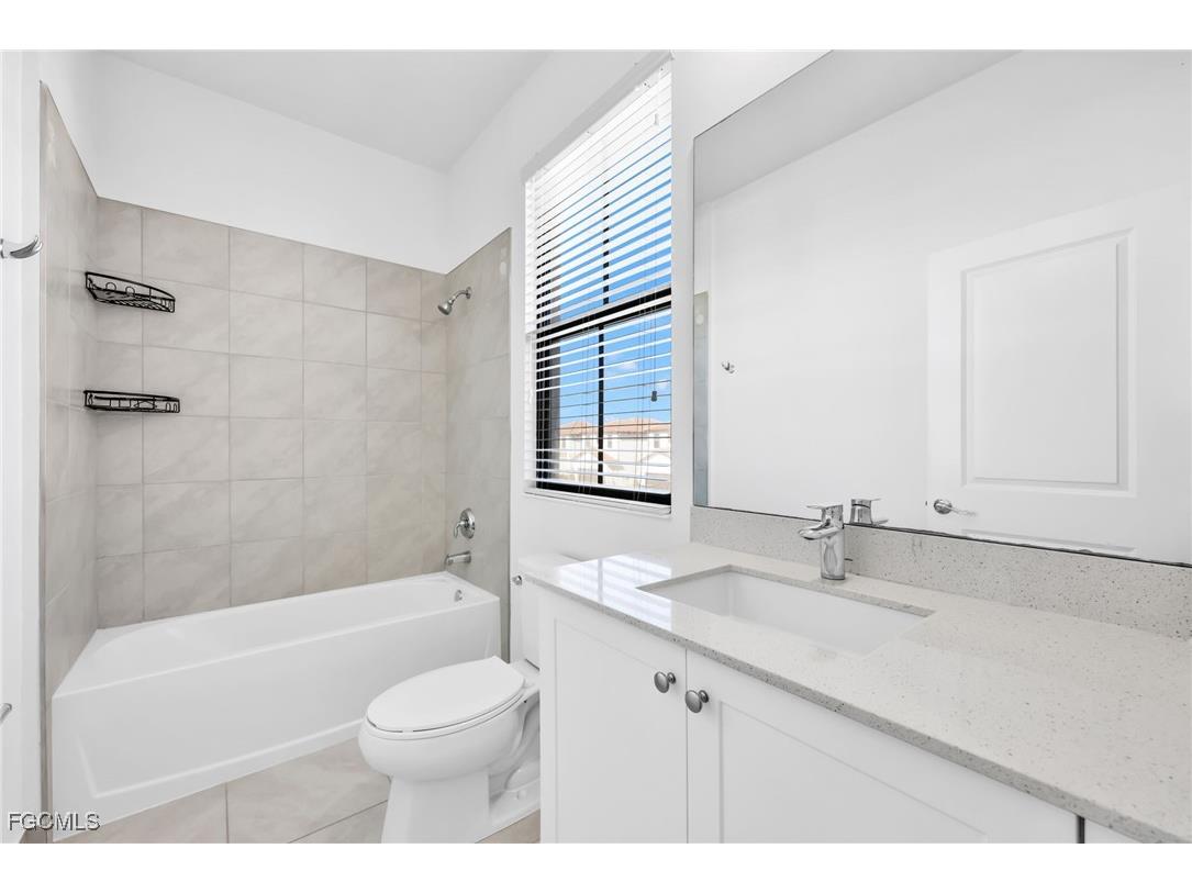 5650 Agostino Way Ave Maria FL 34142 2025016379 image18