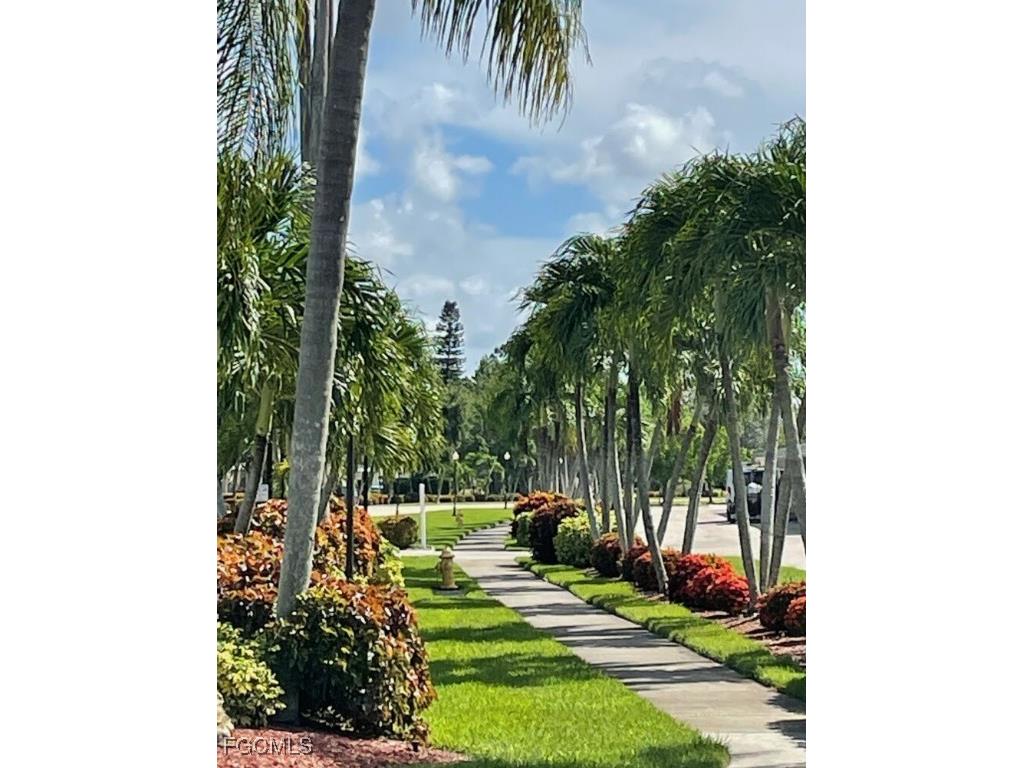 5650 Trailwinds Drive #111 Fort Myers FL 33907 2025026095 image16