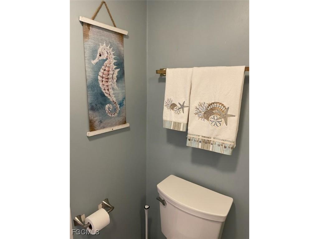 5650 Trailwinds Drive #111 Fort Myers FL 33907 2025026095 image2