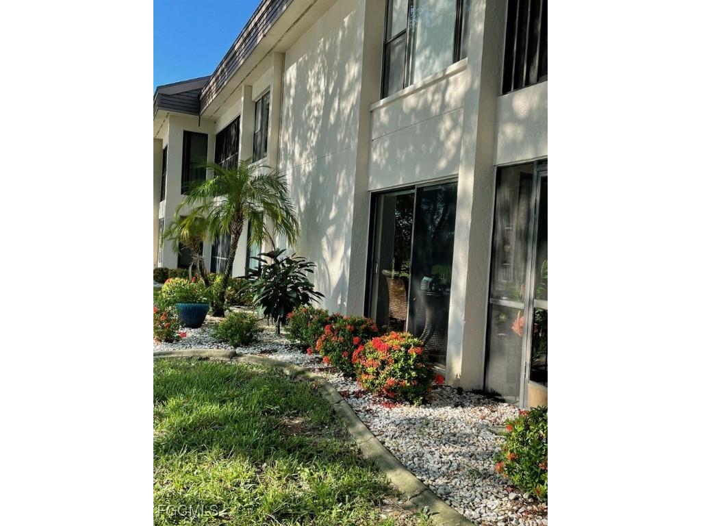 5650 Trailwinds Drive #111 Fort Myers FL 33907 2025026095 image21