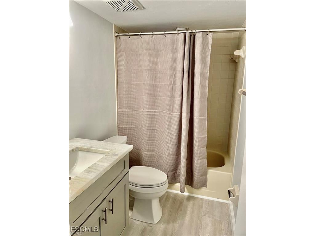 5650 Trailwinds Drive #122 Fort Myers FL 33907 2025008328 image15