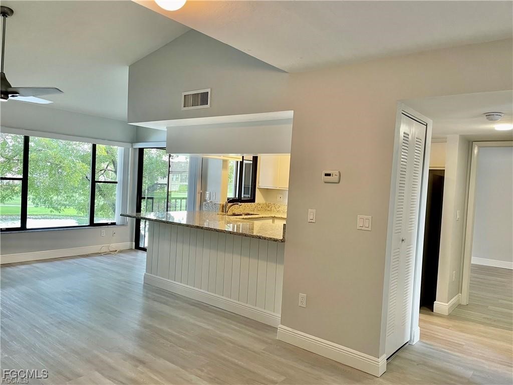 5650 Trailwinds Drive #122 Fort Myers FL 33907 2025008328 image3