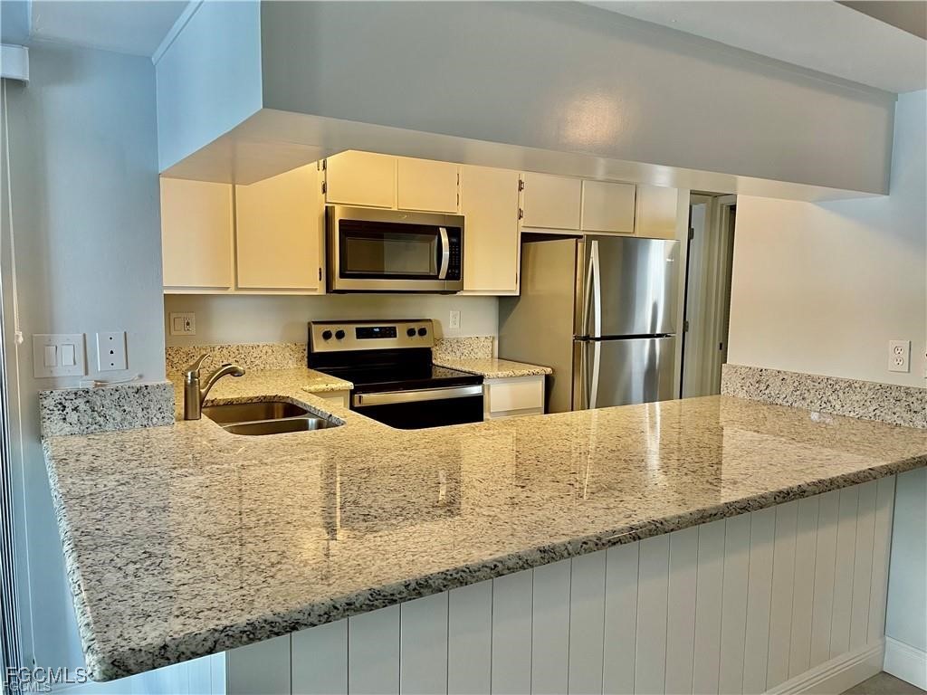 5650 Trailwinds Drive #122 Fort Myers FL 33907 2025008328 image9