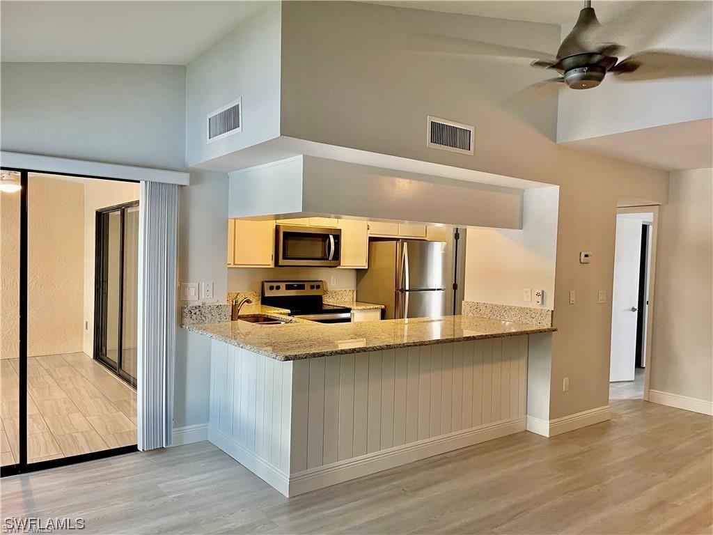 5650 Trailwinds Drive #122 Fort Myers FL 33907 223060448 image1