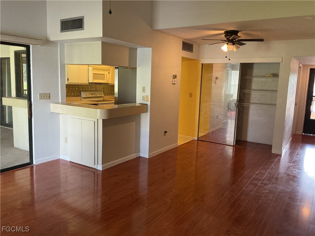 5650 Trailwinds Drive #124 Fort Myers FL 33907 2025012927 image11