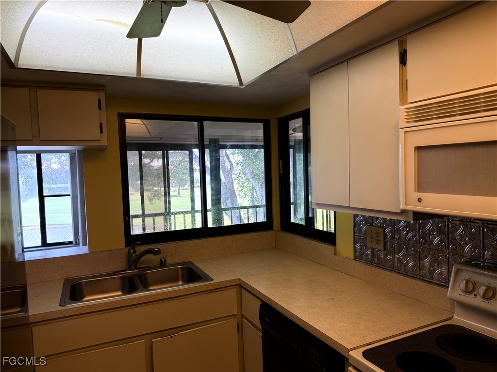 5650 Trailwinds Drive #124 Fort Myers FL 33907 2025012927 image14