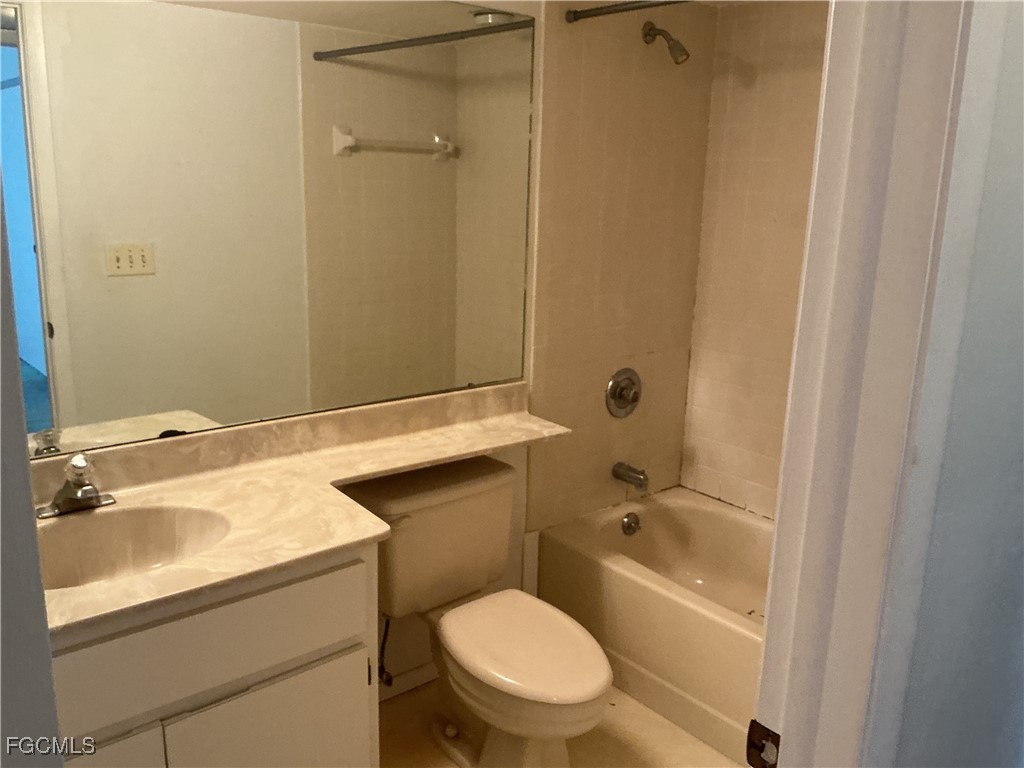 5650 Trailwinds Drive #124 Fort Myers FL 33907 2025012927 image20