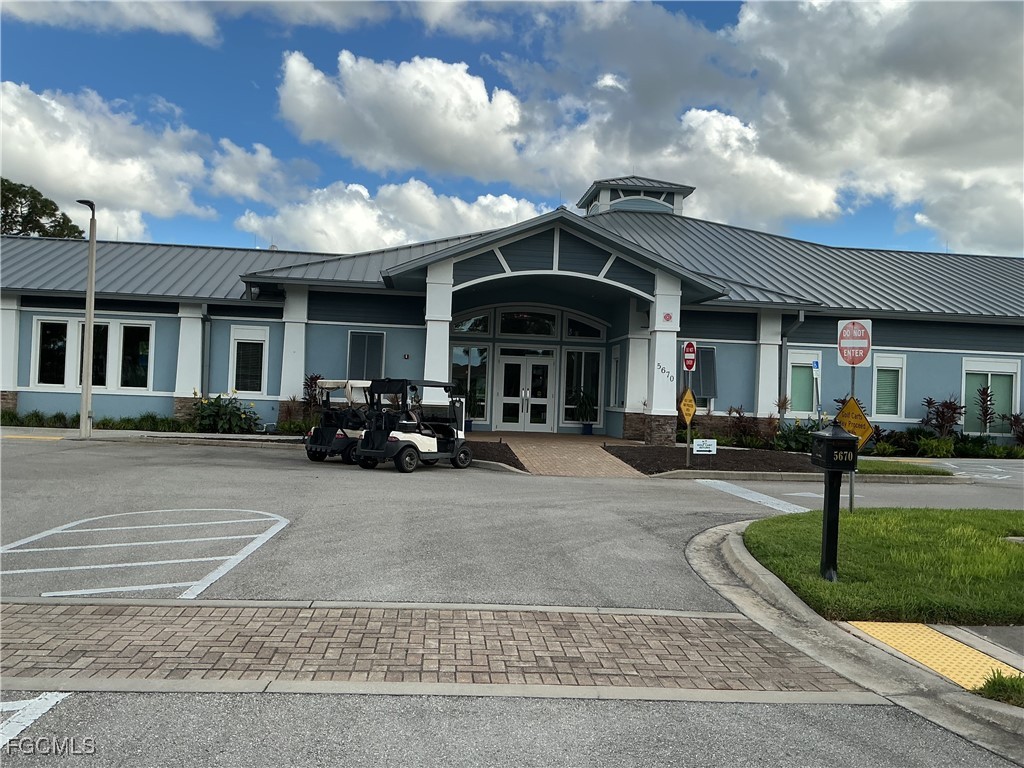 5650 Trailwinds Drive #124 Fort Myers FL 33907 2025012927 image24