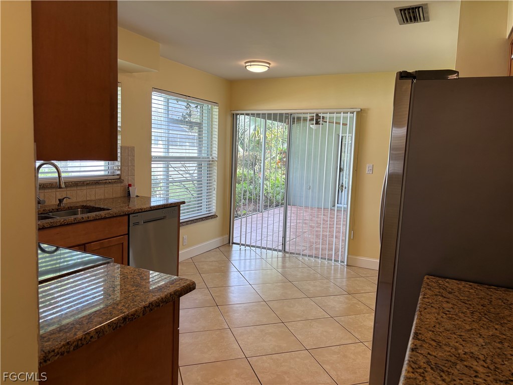 5652 Eichen Circle E Fort Myers FL 33919 2026011180 image20