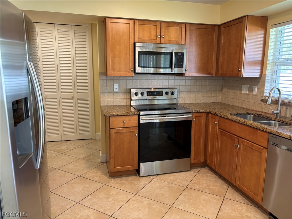 5652 Eichen Circle E Fort Myers FL 33919 2026011180 image24