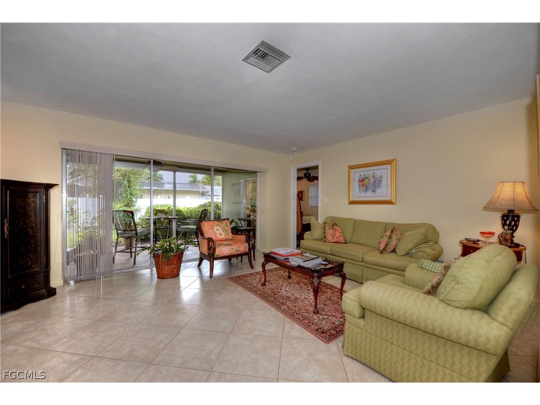 5652 Eichen Circle E Fort Myers FL 33919 2026011180 image4