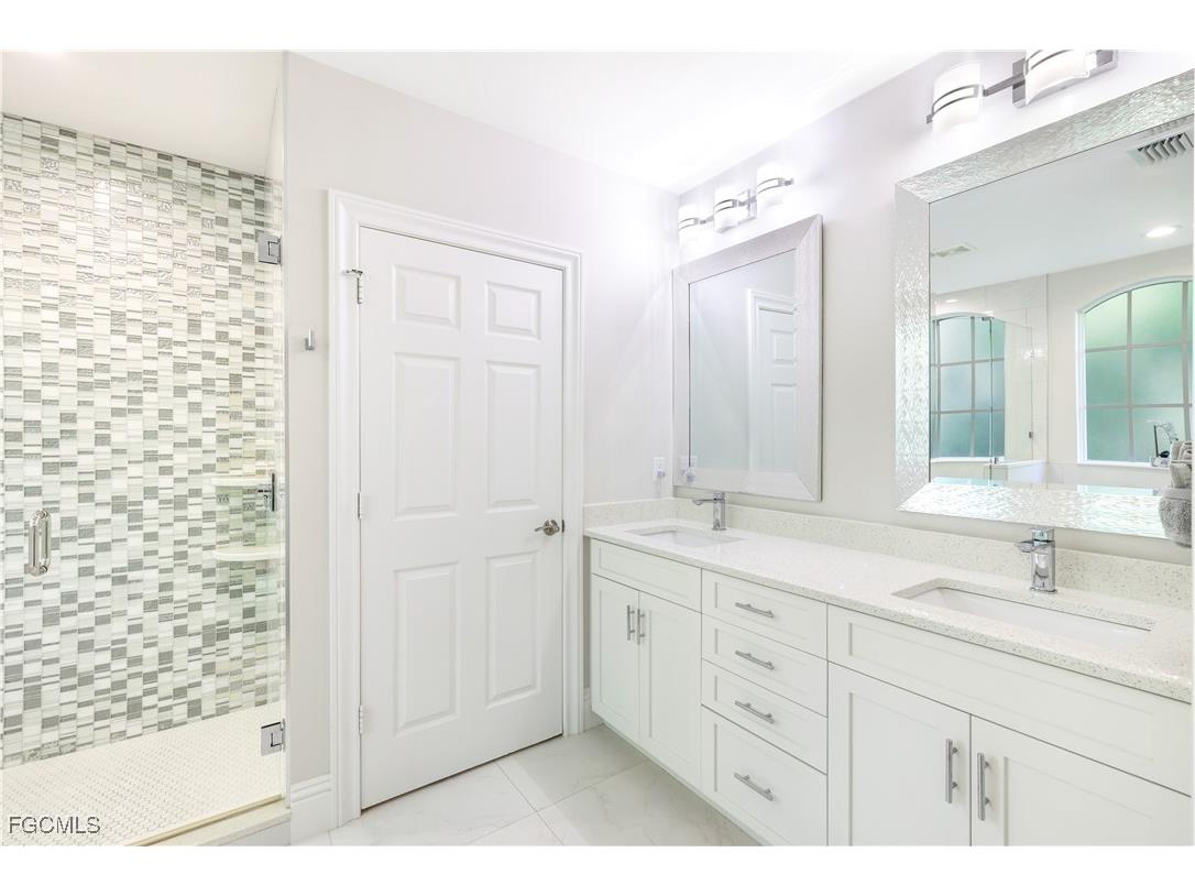 5652 Kensington Loop Fort Myers FL 33912 2026005292 image17