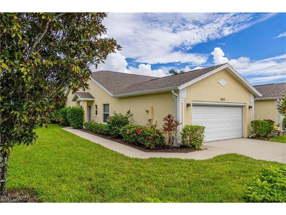 5653 Greenwood Circle #104 Naples FL 34112 223077187 image1