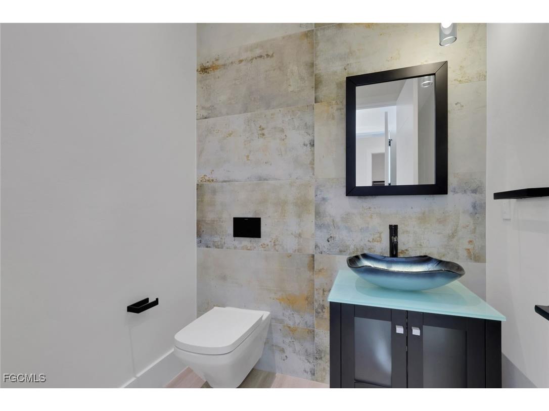 5653 Riverside Drive Cape Coral FL 33904 2025022364 image20