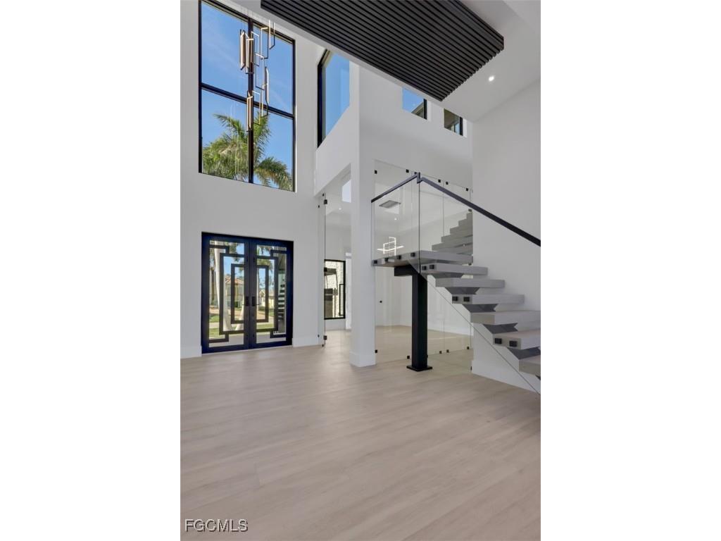 5653 Riverside Drive Cape Coral FL 33904 2025022364 image3