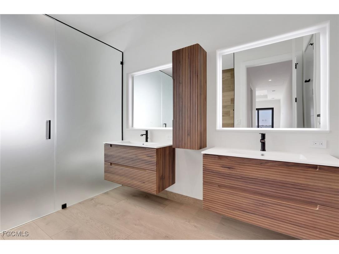 5653 Riverside Drive Cape Coral FL 33904 2025022364 image34