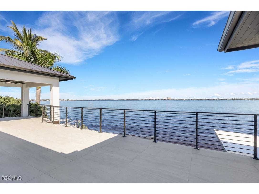 5653 Riverside Drive Cape Coral FL 33904 2025022364 image36