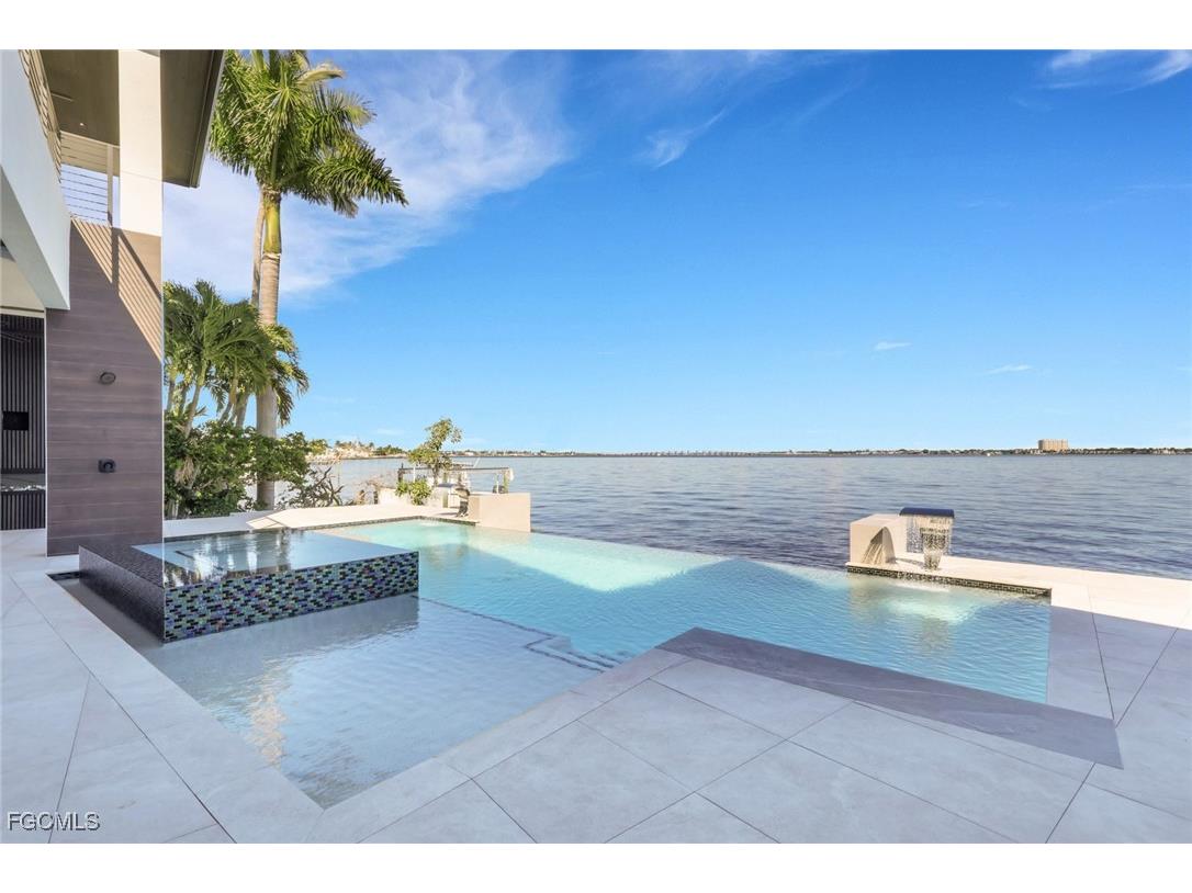 5653 Riverside Drive Cape Coral FL 33904 2025022364 image39