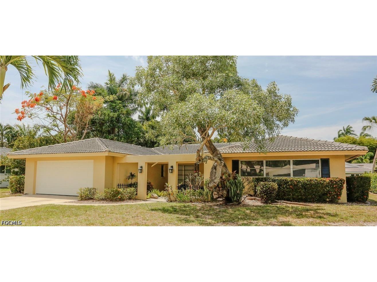 5654 Eichen Circle W Fort Myers FL 33919 2026020381 image1