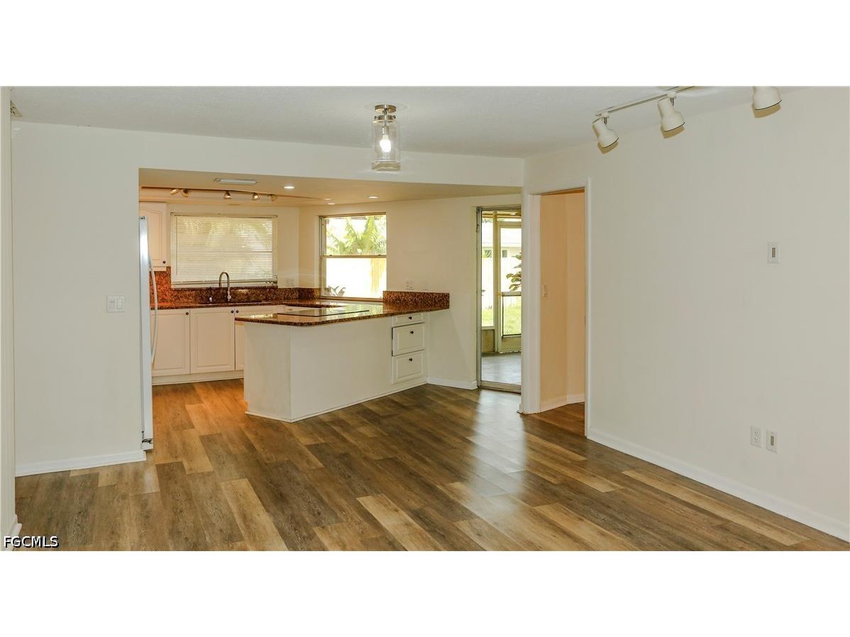 5654 Eichen Circle W Fort Myers FL 33919 2026020381 image10