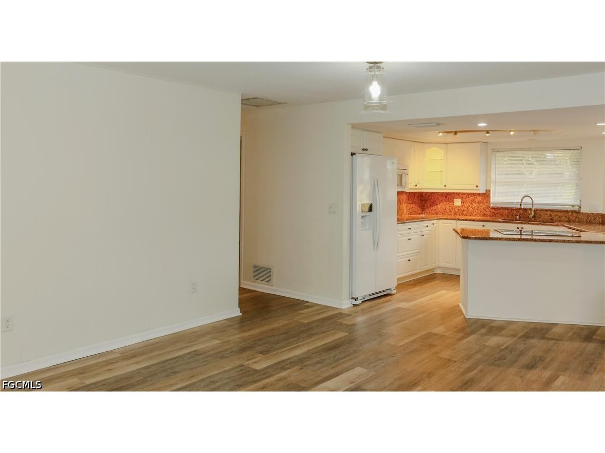 5654 Eichen Circle W Fort Myers FL 33919 2026020381 image11
