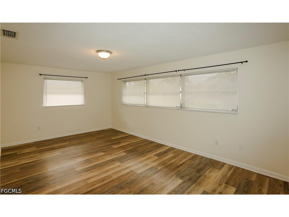 5654 Eichen Circle W Fort Myers FL 33919 2026020381 image12