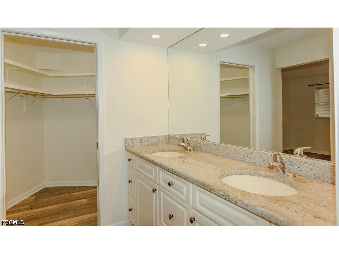 5654 Eichen Circle W Fort Myers FL 33919 2026020381 image16