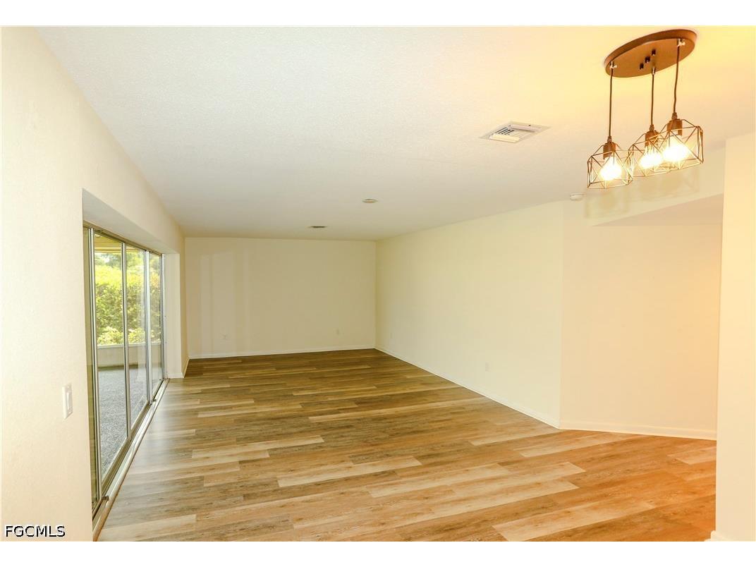 5654 Eichen Circle W Fort Myers FL 33919 2026020381 image2