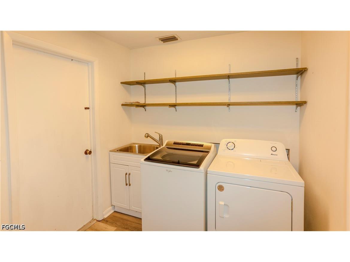 5654 Eichen Circle W Fort Myers FL 33919 2026020381 image25