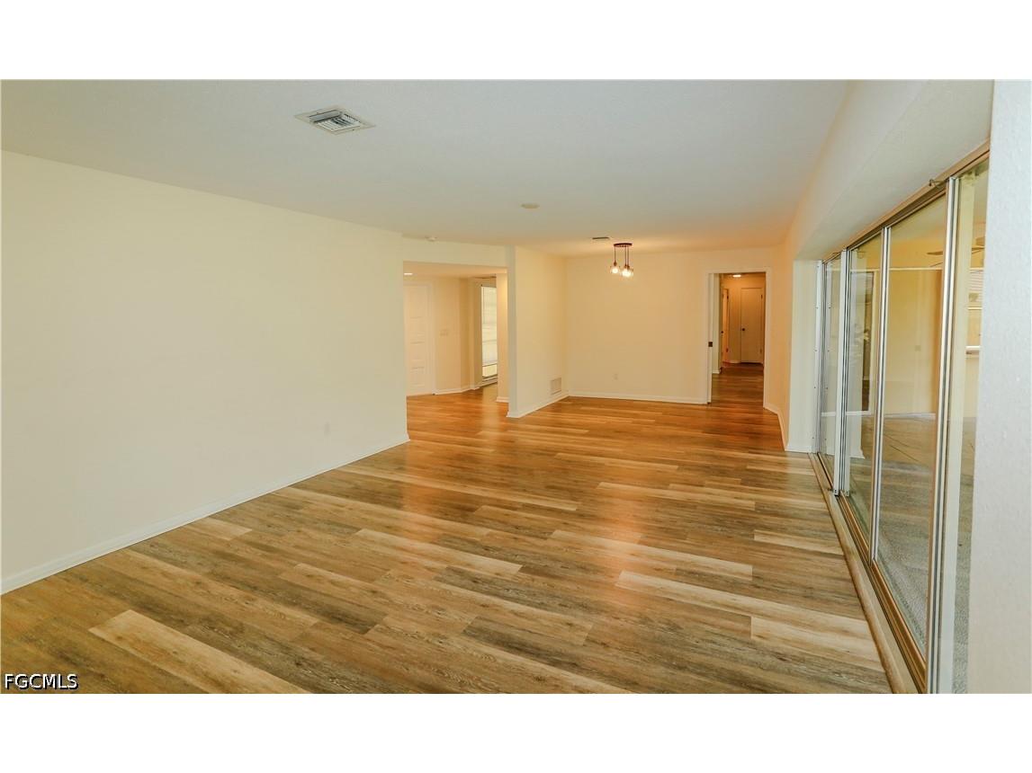 5654 Eichen Circle W Fort Myers FL 33919 2026020381 image4