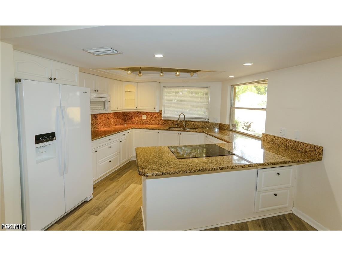 5654 Eichen Circle W Fort Myers FL 33919 2026020381 image6