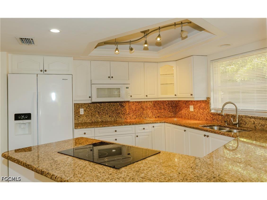 5654 Eichen Circle W Fort Myers FL 33919 2026020381 image7