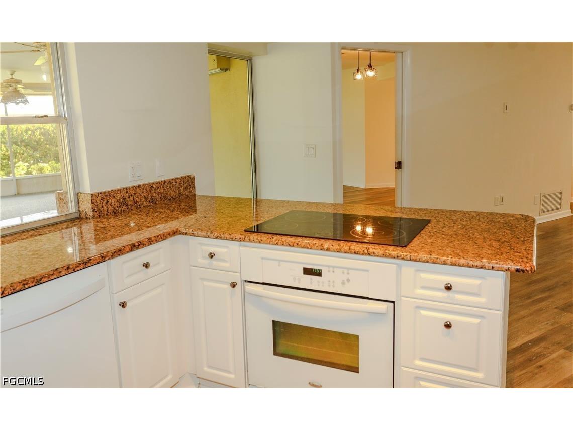 5654 Eichen Circle W Fort Myers FL 33919 2026020381 image8