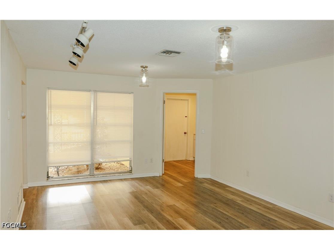 5654 Eichen Circle W Fort Myers FL 33919 2026020381 image9