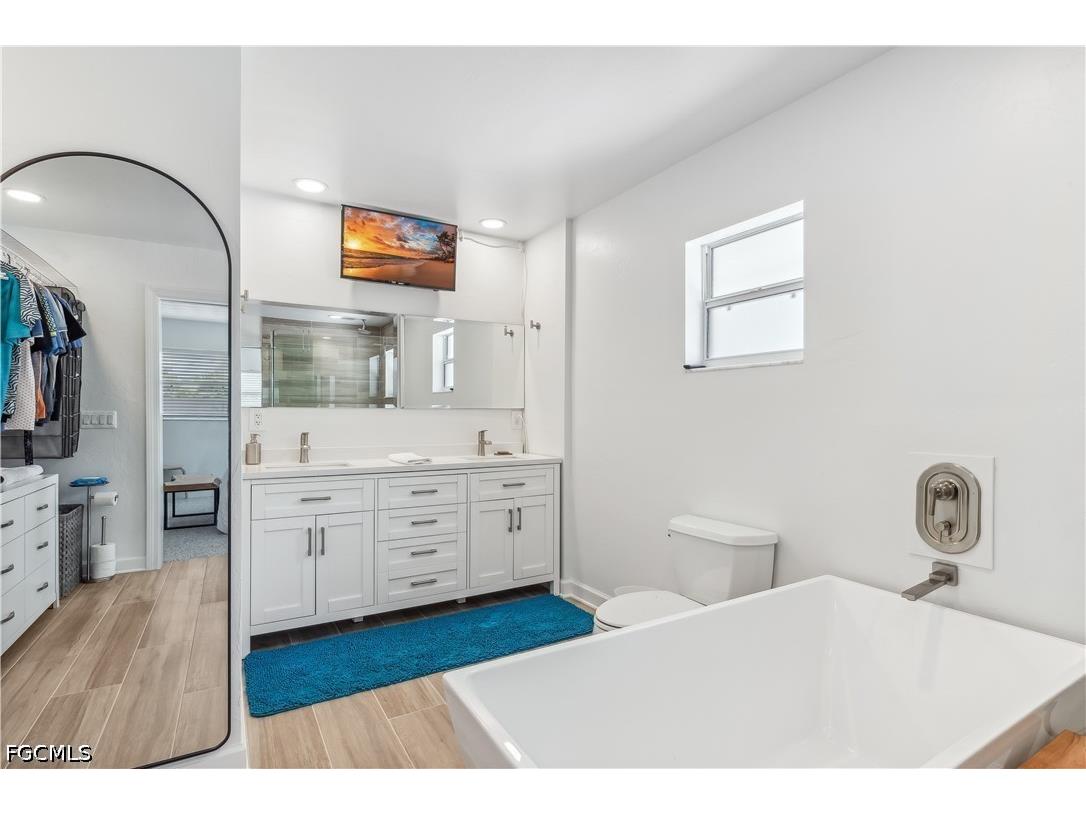 5654 Natoma Drive Fort Myers FL 33919 2026020935 image17
