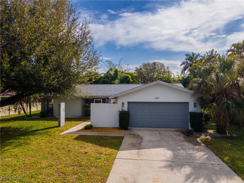 5657 Eichen Circle E Fort Myers FL 33919 2026003116 image1