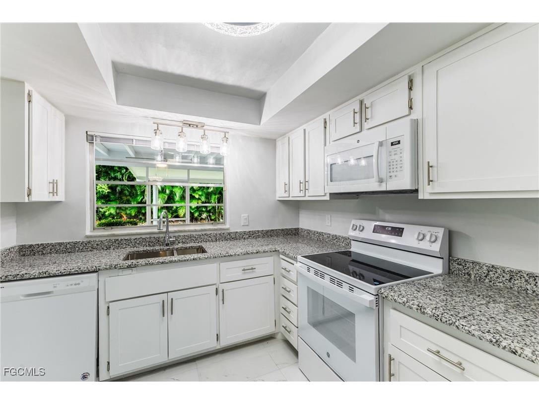 5657 Eichen Circle E Fort Myers FL 33919 2026003116 image10