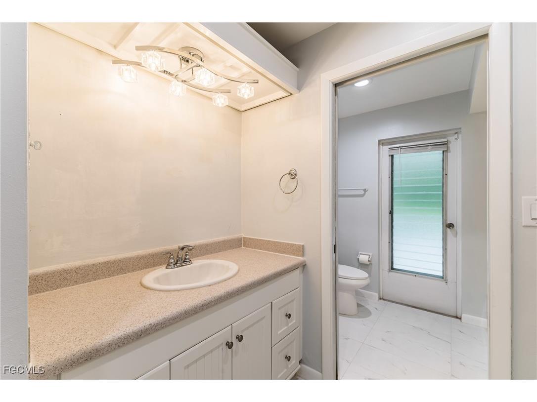 5657 Eichen Circle E Fort Myers FL 33919 2026003116 image20