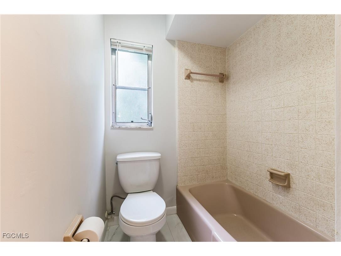 5657 Eichen Circle E Fort Myers FL 33919 2026003116 image26