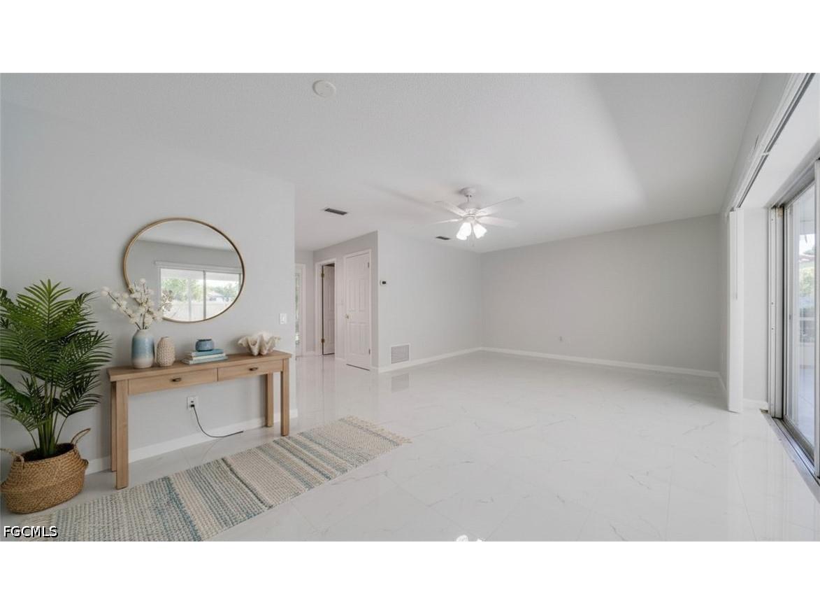5657 Eichen Circle E Fort Myers FL 33919 2026021597 image10